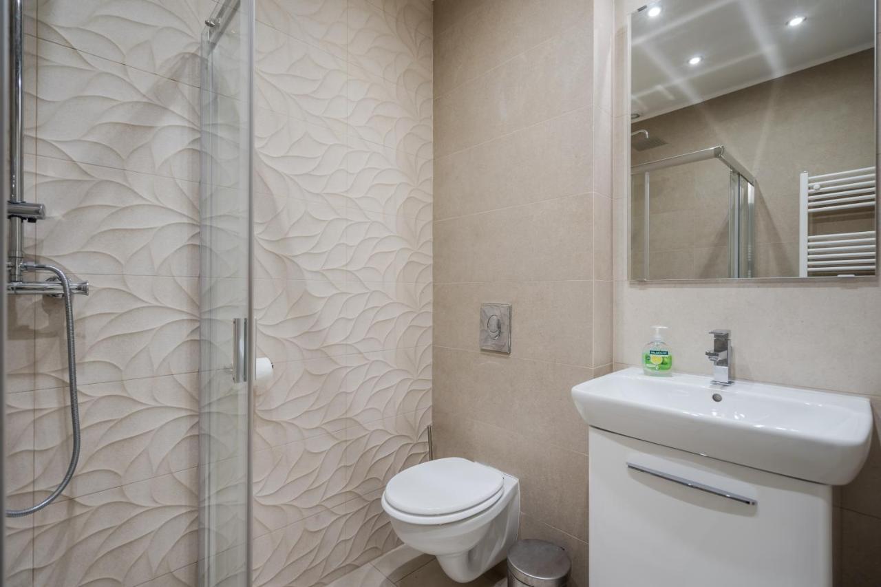 Bpr Ethereal Panoramic Suite With A/C & Balcony Budapest Esterno foto