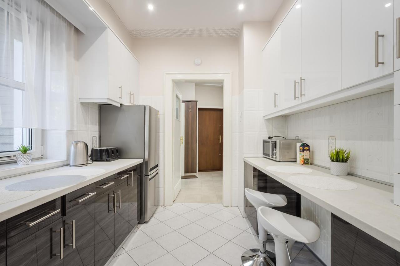 Bpr Ethereal Panoramic Suite With A/C & Balcony Budapest Esterno foto
