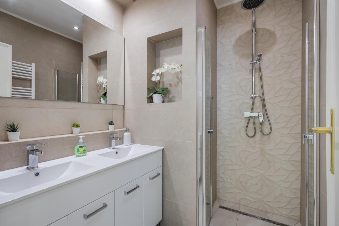 Bpr Ethereal Panoramic Suite With A/C & Balcony Budapest Esterno foto